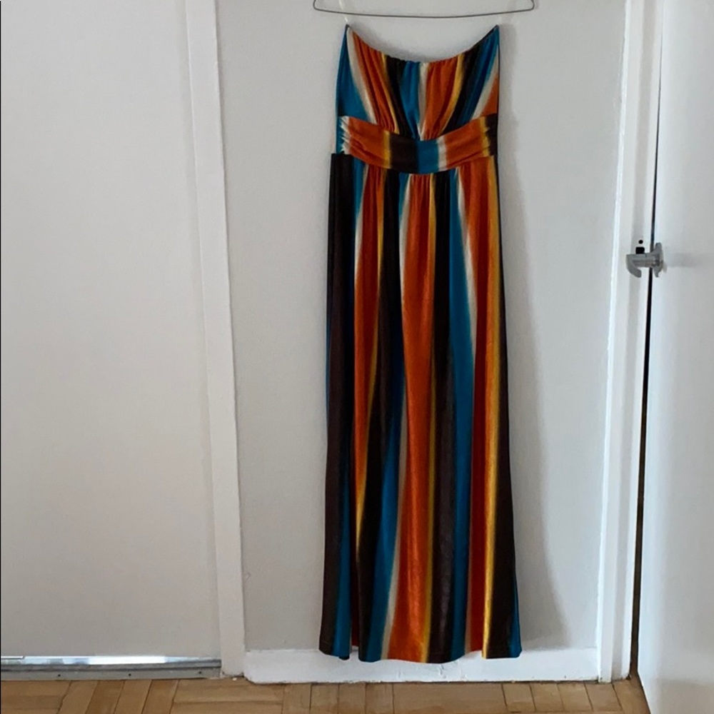 Beautiful floor length, strapless dress